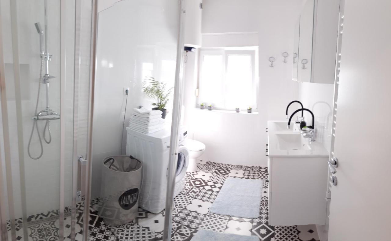 Lili Apartment In Zadar Pet Friendly, Free Parking Bagian luar foto